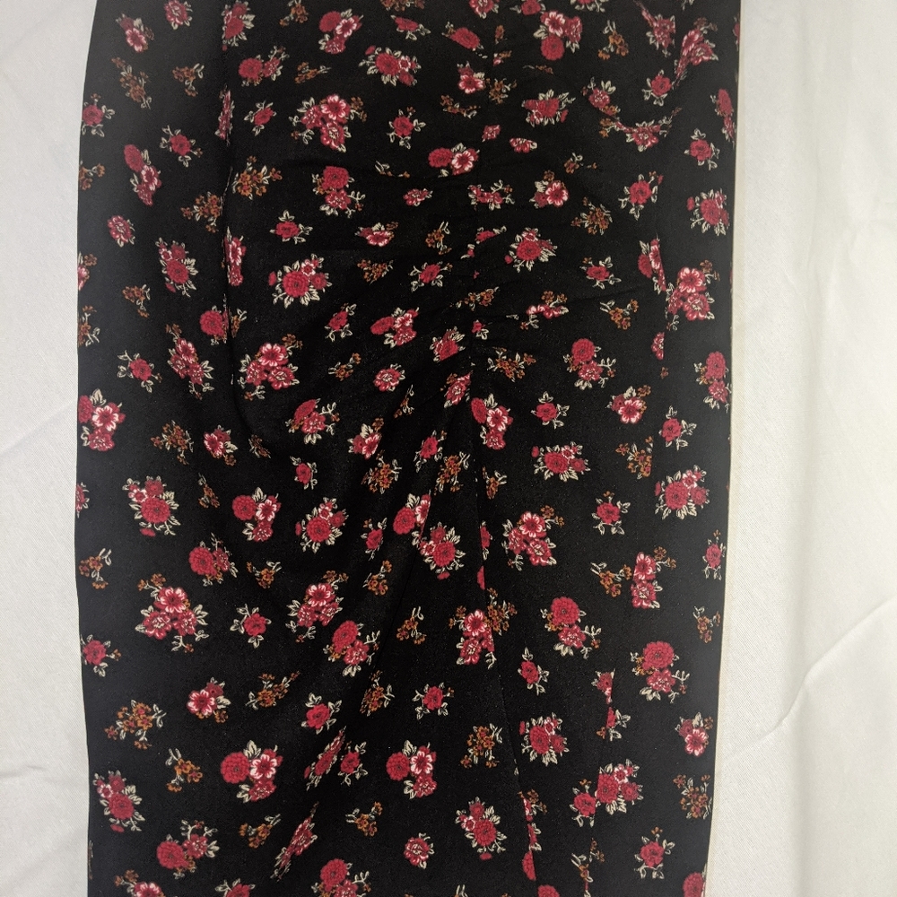 ZARA Skirt floral red, black,  Size: XS never worn